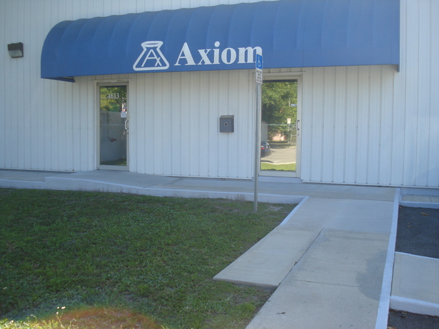 4613 N. Clark Ave.