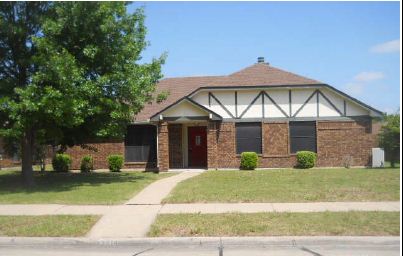 3714 University Dr