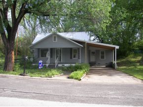 317 W Maddux St
