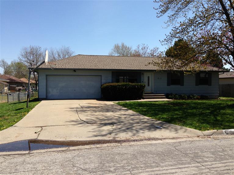 810 Oakwood Dr