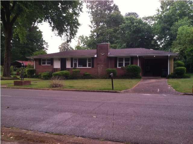 105 Park Cir