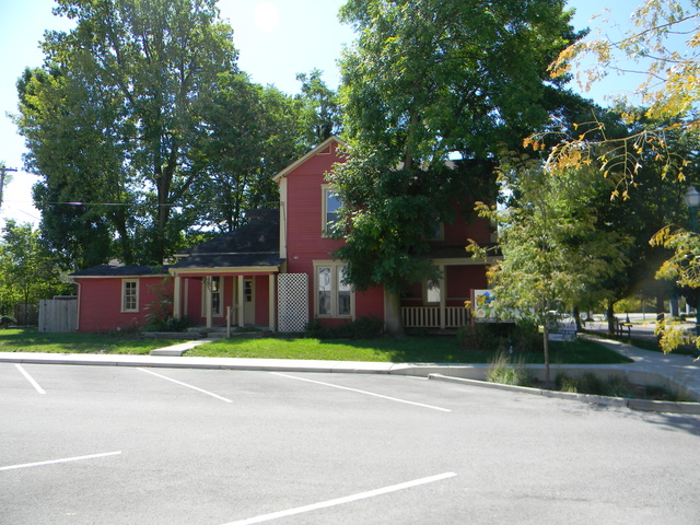 305 S MAIN ST