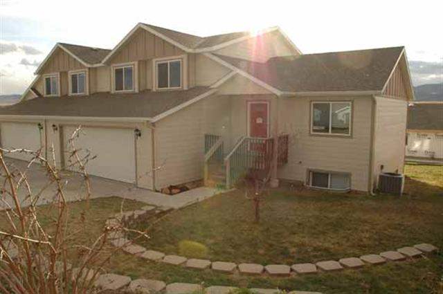 1302 Emigrant Ln