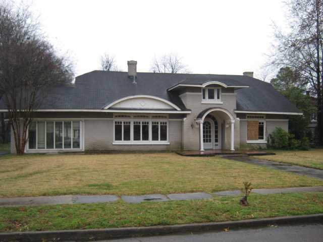226 W 2nd St