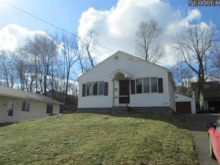 162 Oakwood St
