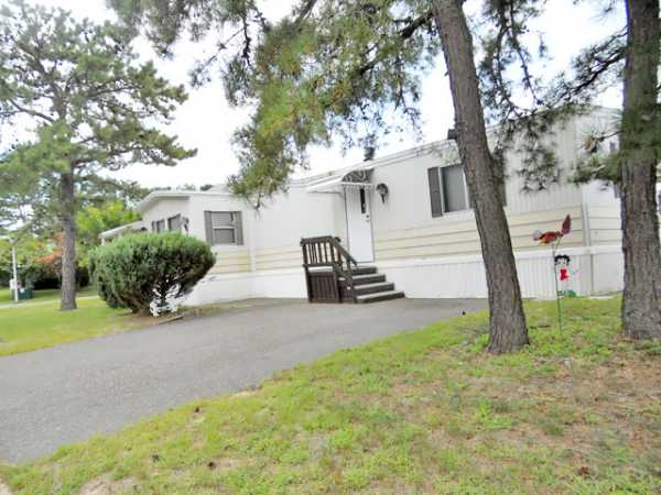 2 MEADOWLARK LANE