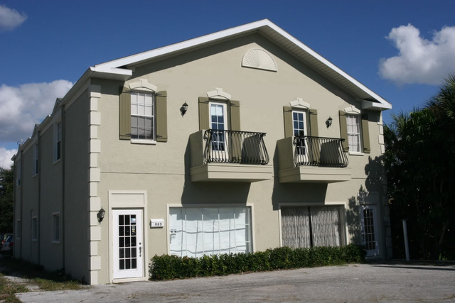 925 S Tamiami Trail