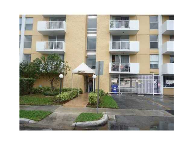 2000 NE 135 ST # PH