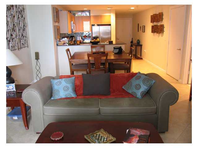 1060 BRICKELL AV # 2015