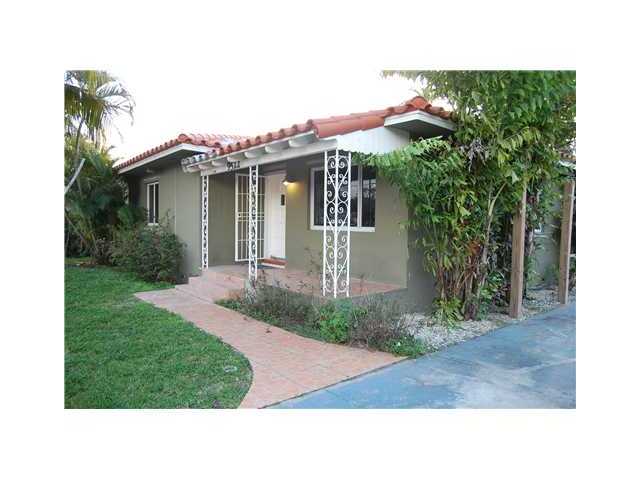 9522 NW 2 AV