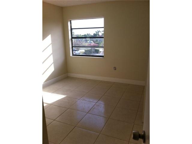 1093 SW 135 CT