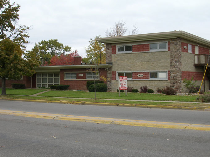 3601-3603 E Jefferson Blvd
