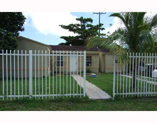 10041 NW 6 AV