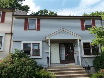 220 Lasalle St Unit B4