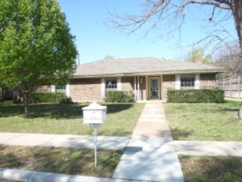 2417 Maple Leaf Dr