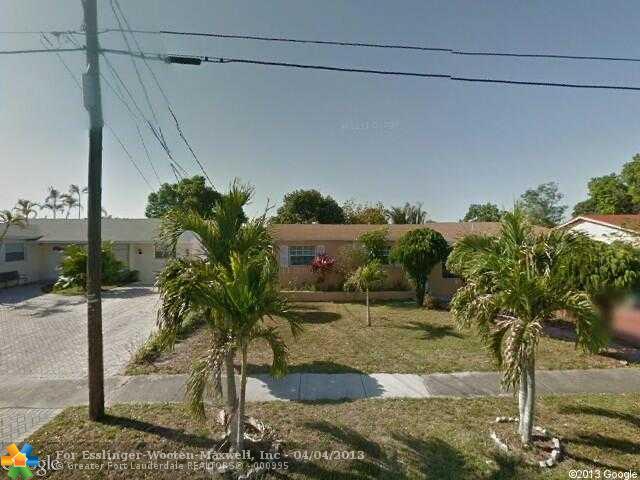 6800 NW 7TH CT