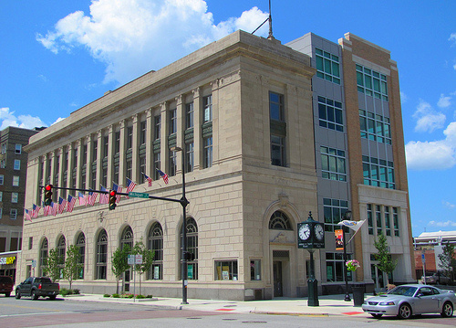 101 N Michigan St
