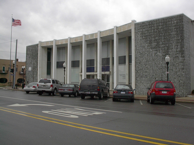 2674 W. Jefferson Ave