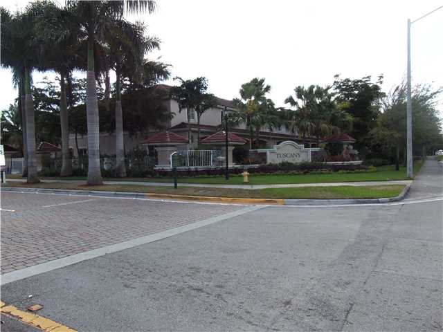 2651 SW 83RD AV # 103