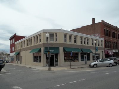 44 Main St