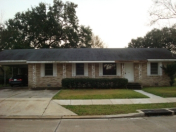 535 Logan St W