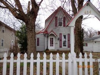 634 S Harlan Ave