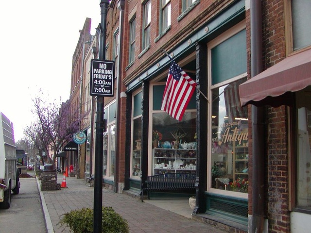 113 E Main St