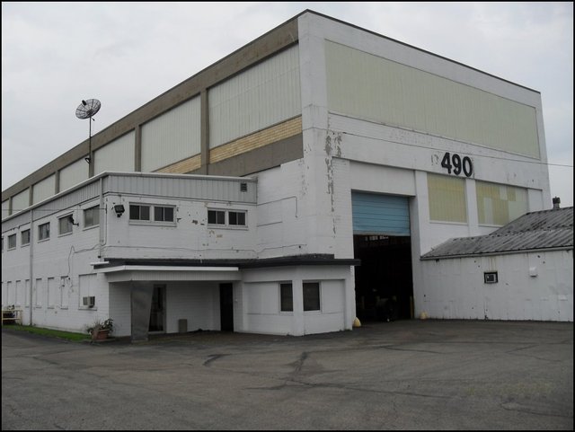 490 Joe Nuxhall Blvd.
