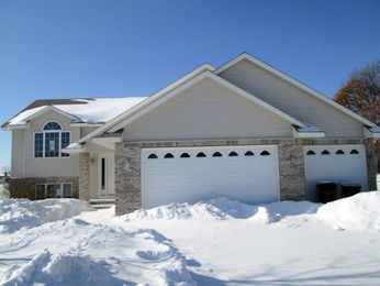 1105 Isanti Parkway
