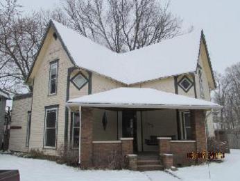 110 E North St