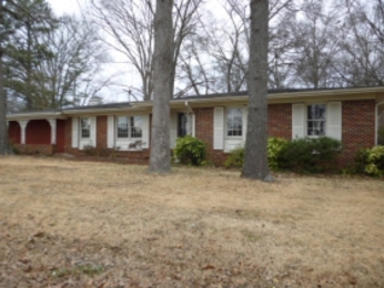 711 Azalea St NW