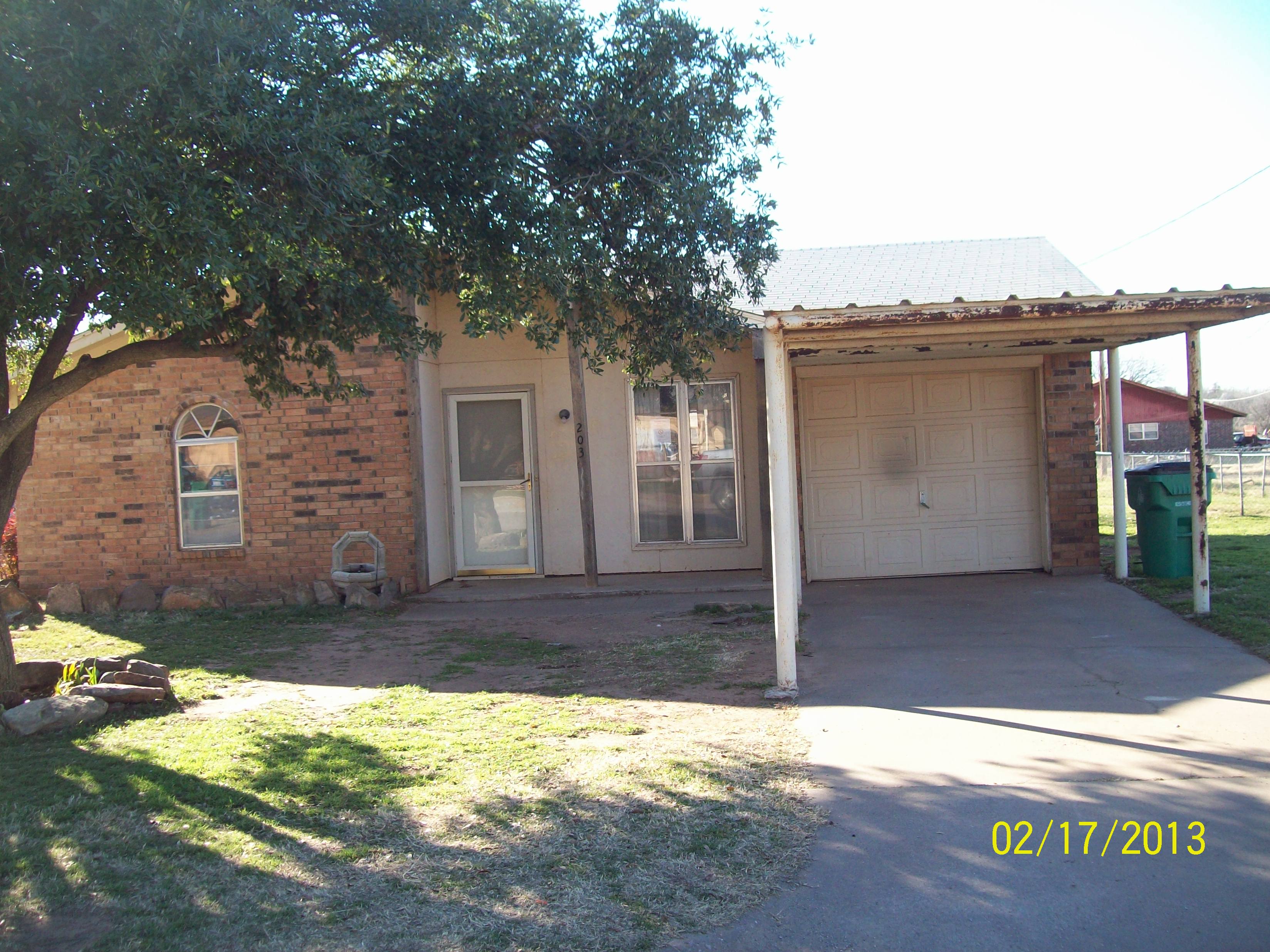 203 Chaparral Dr