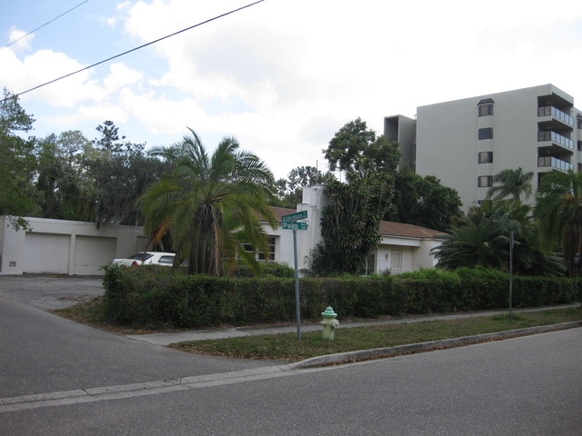 711 S. Palm Avenue