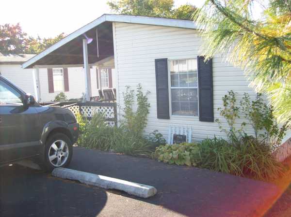 115 Spreading Oak Dr