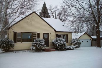 310 Cedar Ave E