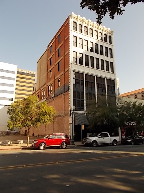 504 Texas Street