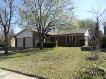 2716 Starlake Ct