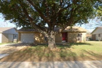 919 Elmwood Dr