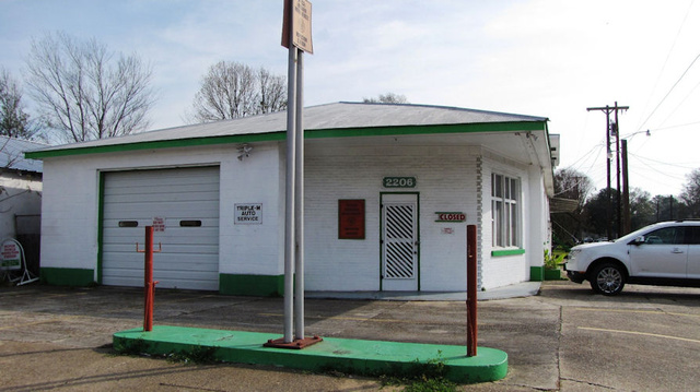 2206 Foster (North)