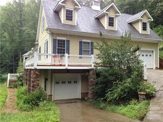 18 Woodsong Dr