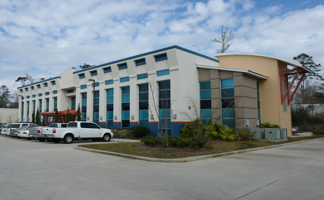1115 North Causeway Blvd