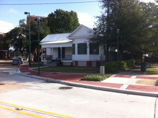 811 Lafayette St