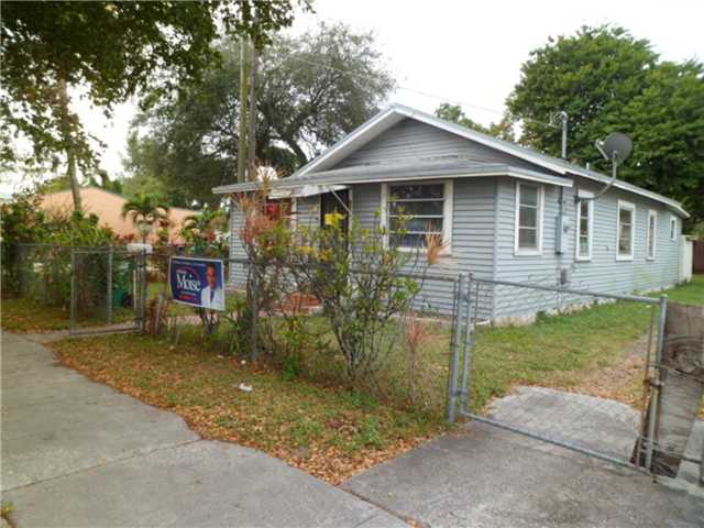 8012 NW 11 AV