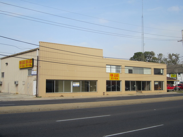 3627 airline Dr.