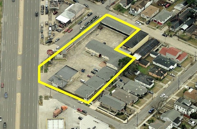 9301 Airline Hwy