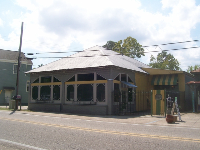 410 Covington St