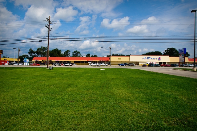 58412-58490 Hwy. 75/Belleview Dr.