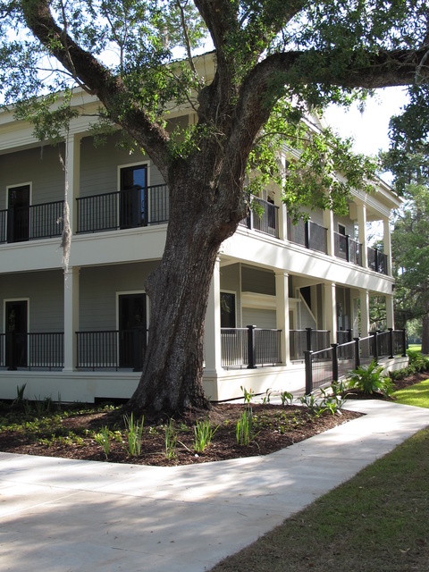 141 Fairview Oaks Dr.