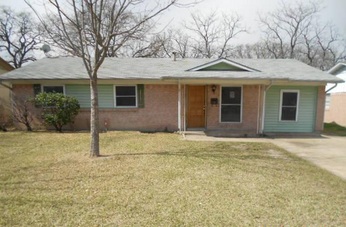 2213 Narobi Pl