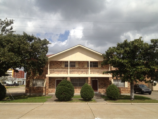3201 Ridgelake Drive